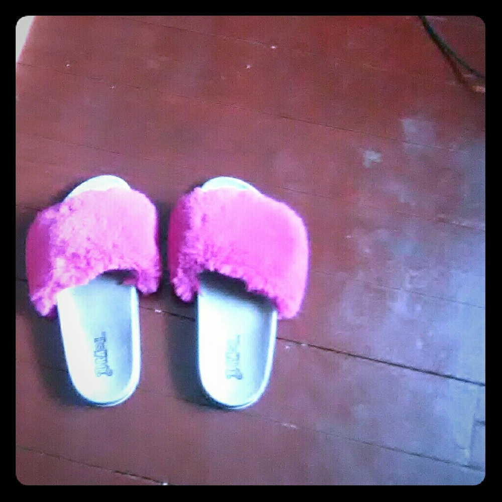 Puma Slides